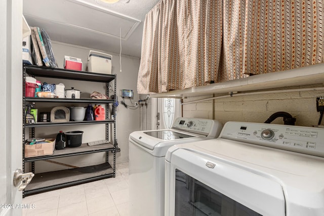 laundry room featuring independent washer and dryer