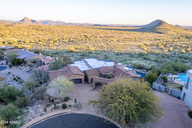 bird's eye view with a mountain view