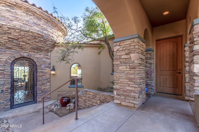 view of doorway to property