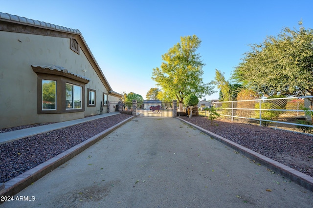 5701 N 105th Ln, Glendale, AZ 85307 - view of yard featuring a gate