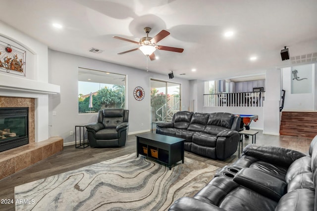2977 E County Down Dr, Chandler, AZ 85249 - living area with visible vents, ceiling fan, recessed lighting, and wood finished floors