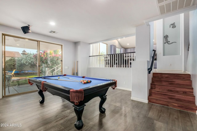 2977 E County Down Dr, Chandler, AZ 85249 - recreation room with a wealth of natural light, visible vents, baseboards, and wood finished floors