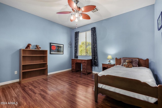2977 E County Down Dr, Chandler, AZ 85249 - bedroom with wood finished floors, baseboards, a ceiling fan, and visible vents