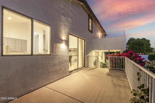 2977 E County Down Dr, Chandler, AZ 85249 - exterior space featuring a balcony and stucco siding