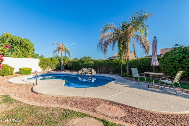 2977 E County Down Dr, Chandler, AZ 85249 - view of pool featuring a fenced in pool, a patio, and a fenced backyard