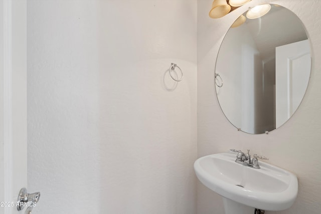 bathroom featuring sink