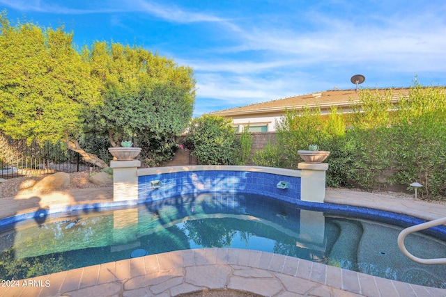 view of swimming pool