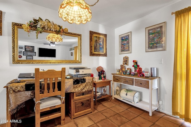 dining room with ceiling fan