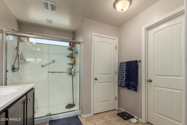 bedroom with ceiling fan and light colored carpet