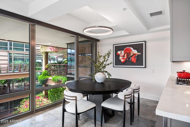 7141 E Rancho Vista Dr Unit 6007, Scottsdale, AZ 85251 - dining area featuring baseboards