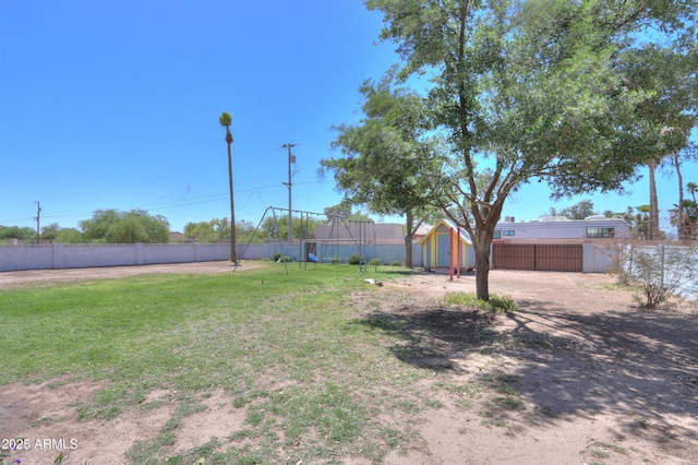 view of yard featuring a fenced backyard