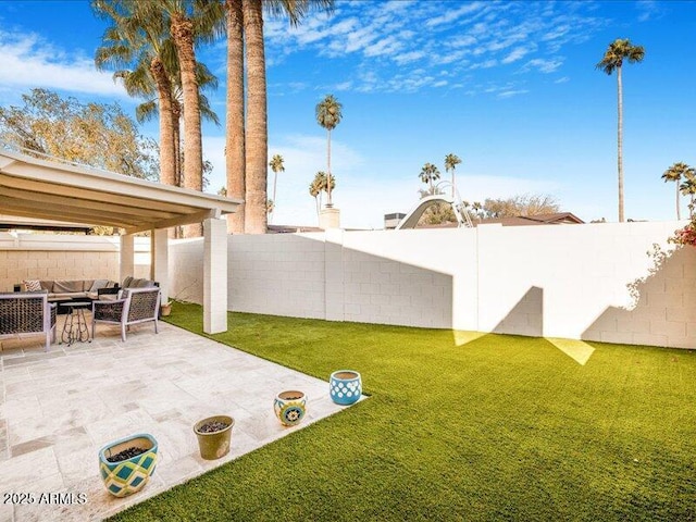 view of yard featuring an outdoor living space and a patio