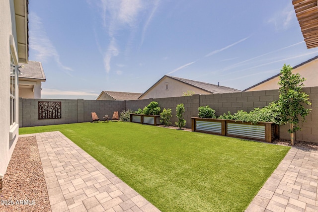 10447 W Salter Dr, Peoria, AZ 85382 - view of yard featuring a patio area