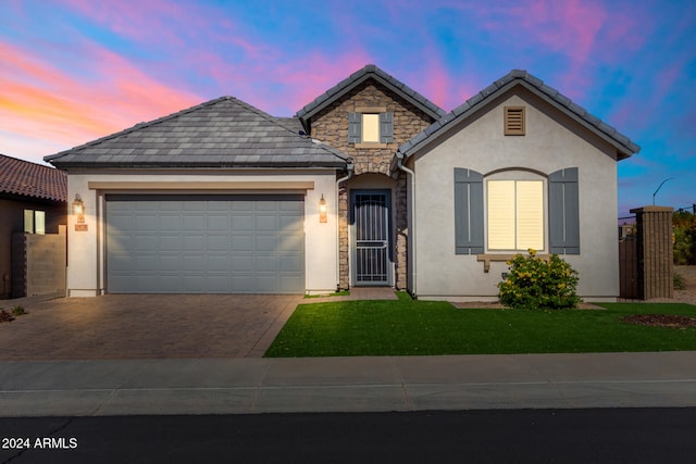 view of front facade with a garage