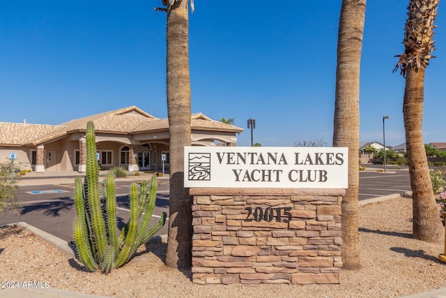 view of community / neighborhood sign