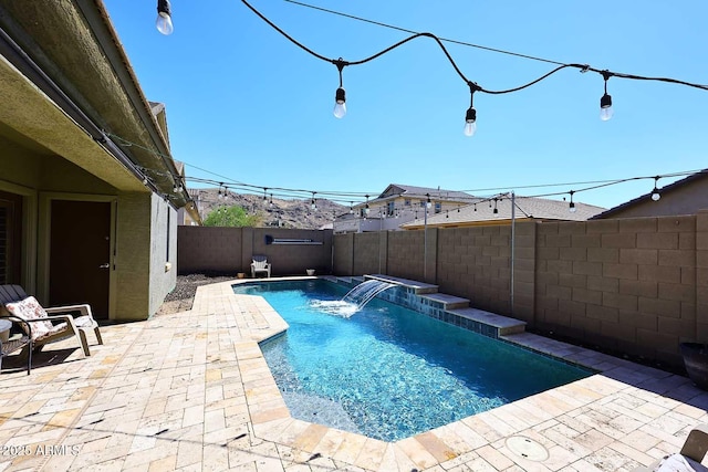 7712 S 37th Way, Phoenix, AZ 85042 - view of pool with a fenced backyard and a patio area