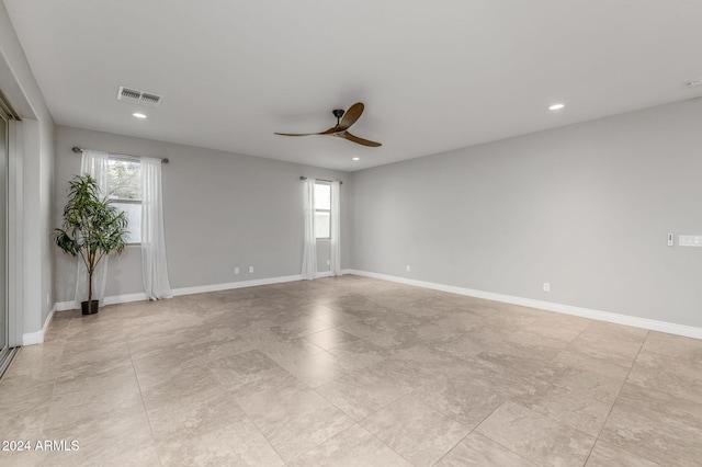 empty room with ceiling fan