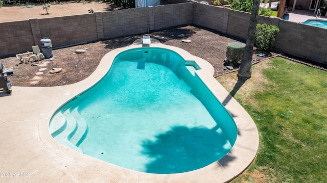 2139 W Obispo Ave, Mesa, AZ 85202 - view of swimming pool featuring a fenced backyard, a diving board, and a patio