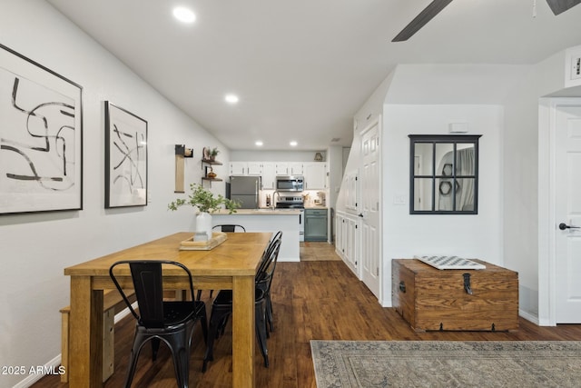 dining area with ceiling fan, dark wood finished floors, recessed lighting, and baseboards