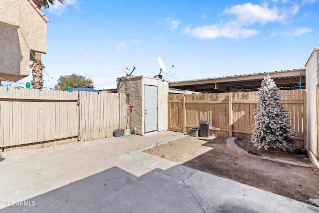 6345 N 49th Ave, Glendale, AZ 85301 - view of patio / terrace with a fenced backyard