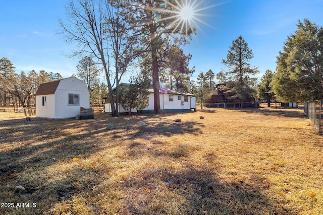 view of yard with a shed