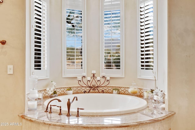 9161 E Superstition Mountain Dr, Gold Canyon, AZ 85118 - bathroom with a relaxing tiled tub