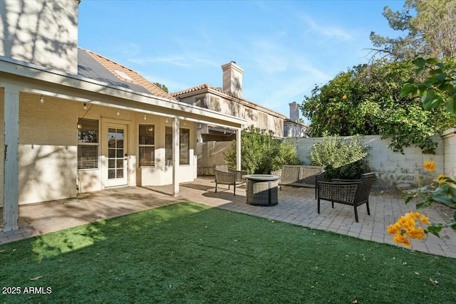 view of yard featuring a patio area