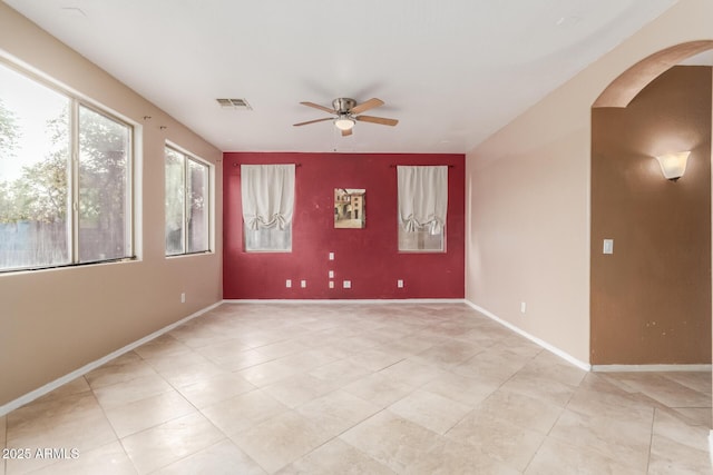 empty room with ceiling fan