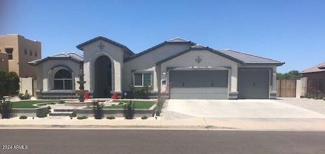 view of front facade featuring a garage