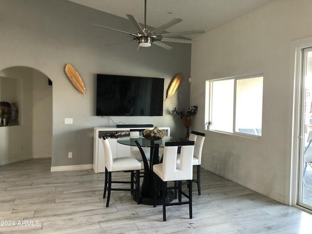 dining area featuring light hardwood / wood-style floors, plenty of natural light, and ceiling fan