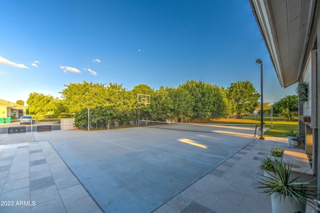 22406 S 173rd Way, Gilbert, AZ 85298 - view of pool featuring community basketball court