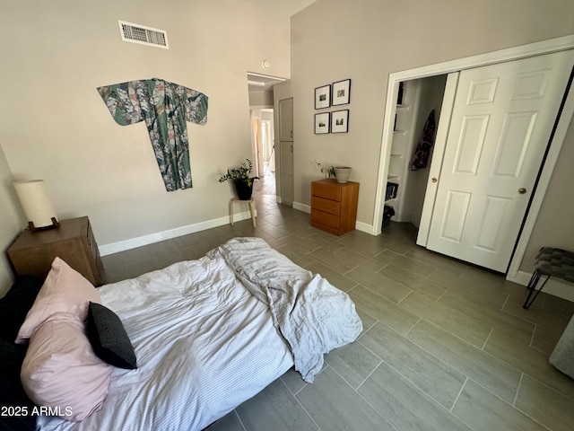1060 E Louis Way, Tempe, AZ 85284 - bedroom with a closet and high vaulted ceiling