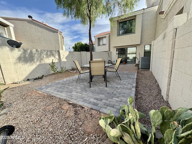 1060 E Louis Way, Tempe, AZ 85284 - fenced backyard with a patio area