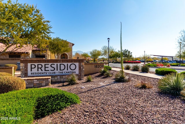 view of community / neighborhood sign