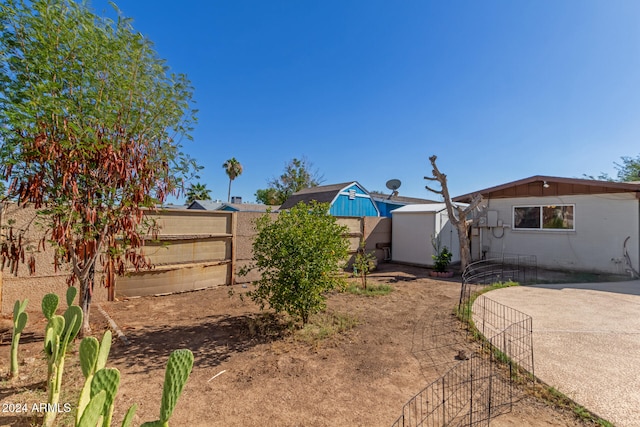 view of yard with a patio