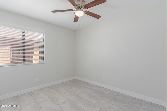 empty room with ceiling fan