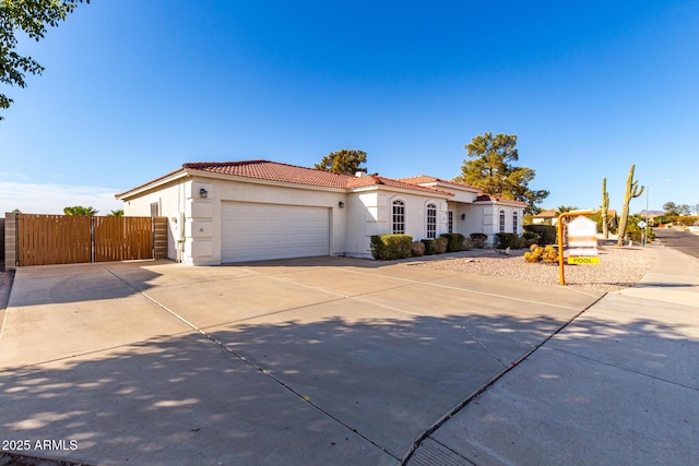 view of front facade featuring a garage