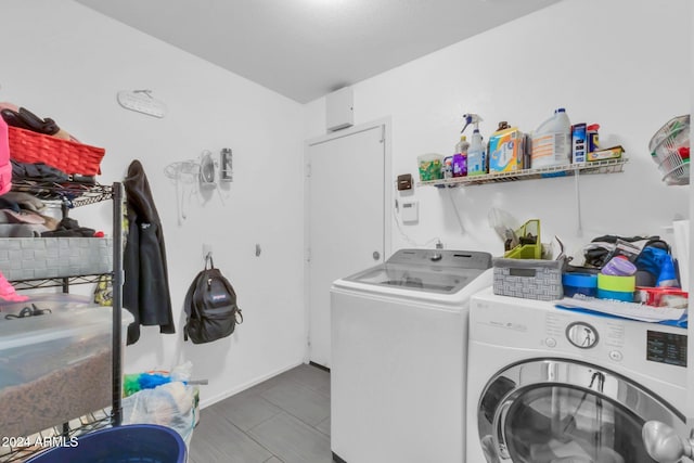 10847 E Forge Cir, Mesa, AZ 85208 - washroom with washer and clothes dryer and baseboards