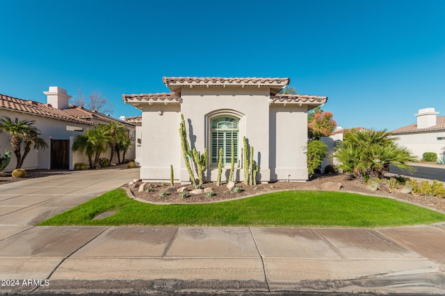 view of mediterranean / spanish-style house