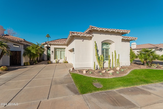 view of mediterranean / spanish-style house