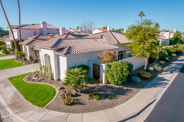 view of mediterranean / spanish-style house