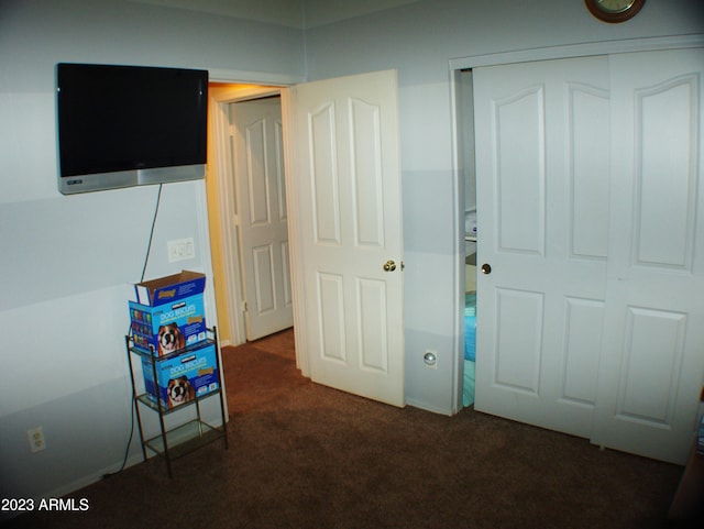 4506 E Lone Cactus Dr, Phoenix, AZ 85050 - bedroom featuring a closet and carpet floors