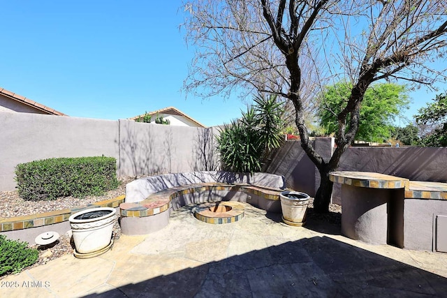 4506 E Lone Cactus Dr, Phoenix, AZ 85050 - fenced backyard with a patio area