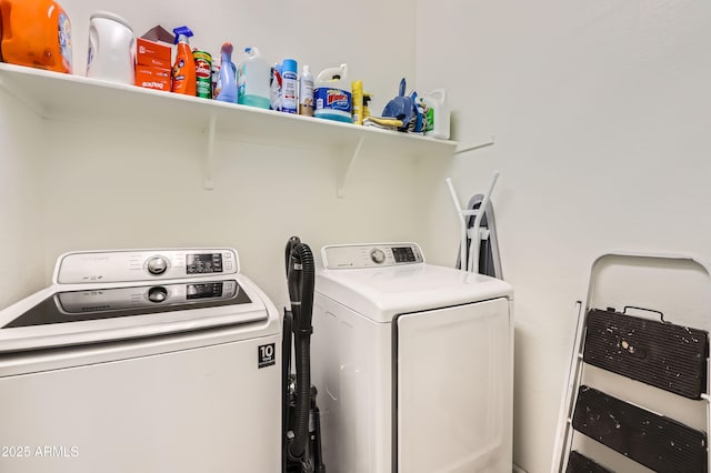 7665 W Fetlock Trl, Peoria, AZ 85383 - laundry room with washer and dryer