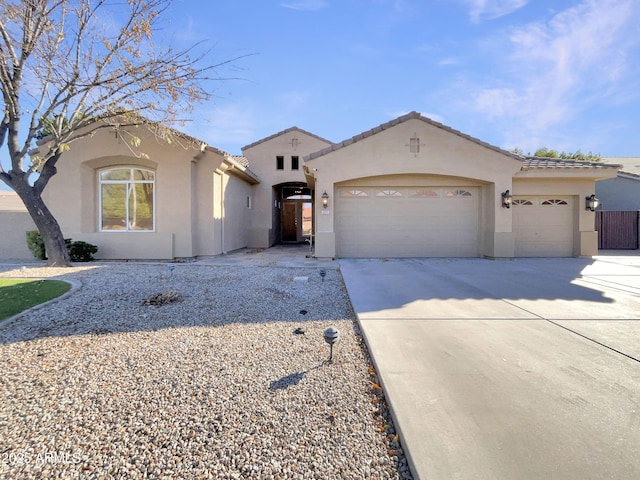 view of front facade featuring a garage