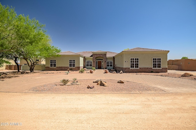 1925 W Tanya Trl, Phoenix, AZ 85086 - mediterranean / spanish home with stucco siding and curved driveway