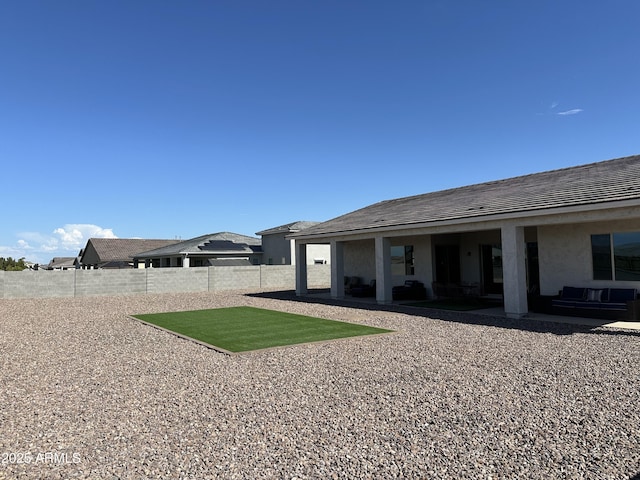 view of yard featuring a patio