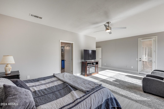 bedroom featuring ceiling fan