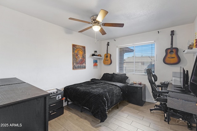 bedroom with ceiling fan