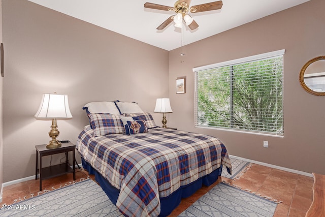 bedroom with ceiling fan